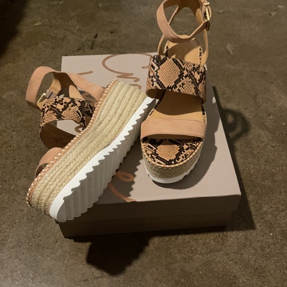 Crown vintage sandals - Picture 2 of 2